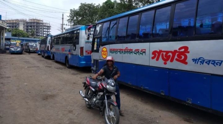 কুষ্টিয়ায় অনির্দিষ্টকালের জন্য বাস চলাচল বন্ধ